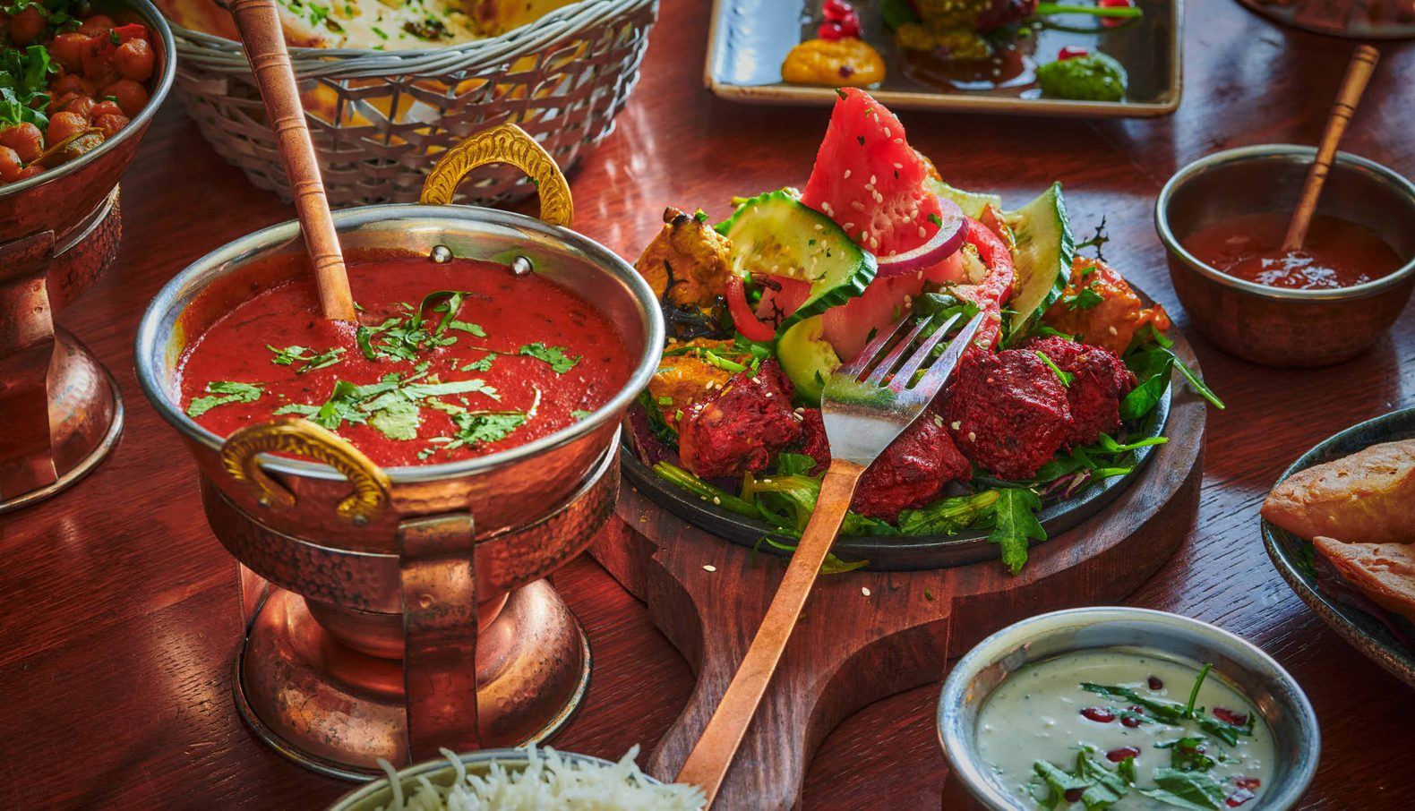 Curry, tandoori grill and raita