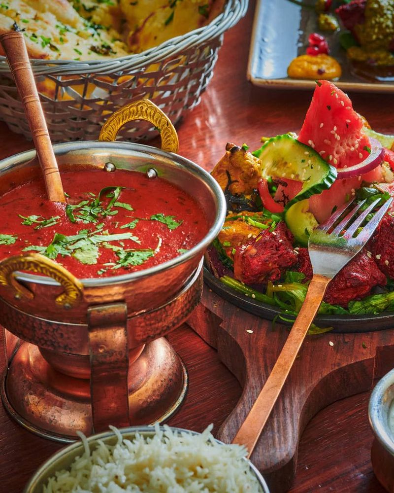 Curry, tandoori grill and raita