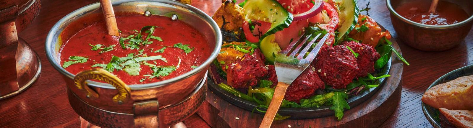 Curry, tandoori grill and raita